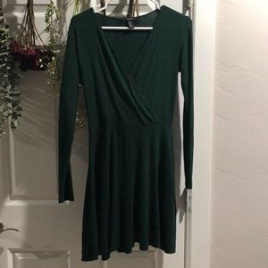 Green v-neck wrap top long sleeve ribbed dress